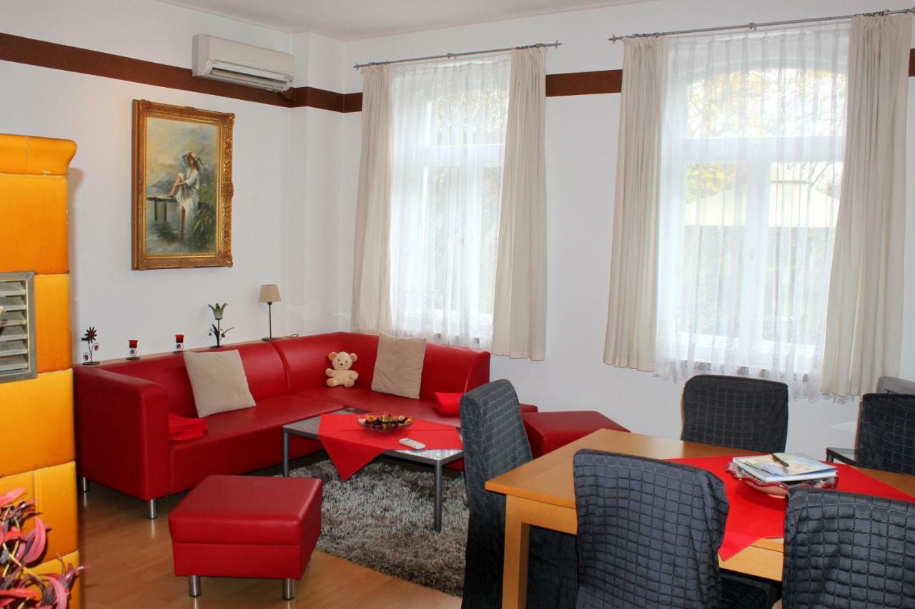 Ferienwohnung "Zur Alten Schule" Neuburxdorf Exterior foto