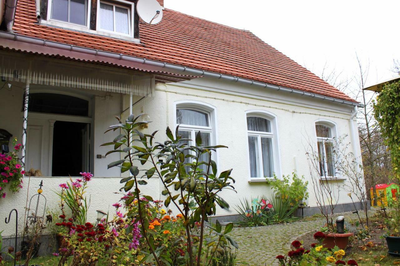 Ferienwohnung "Zur Alten Schule" Neuburxdorf Exterior foto
